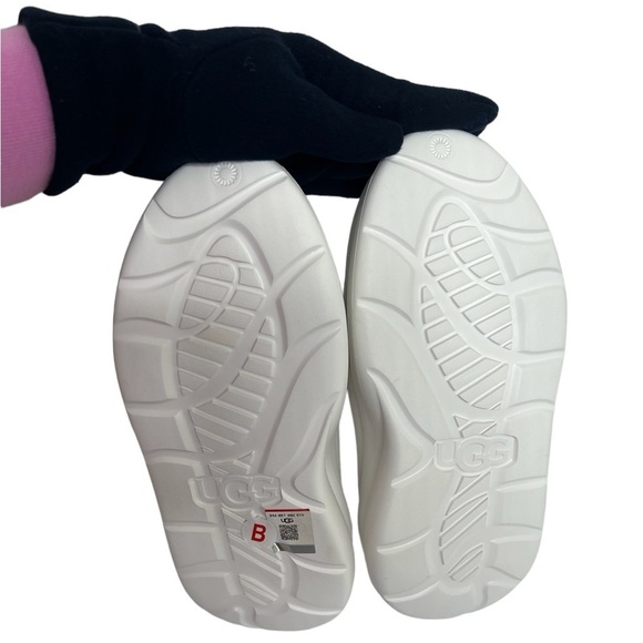 UGG Women’s White Yeah Clog - Picture 7 of 12